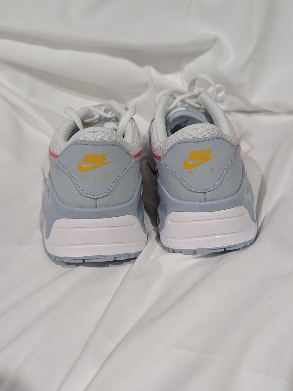 Nike Air Max Women's 8.5 Or Youth 7 Sneakers New With Box - Picture 3 of 4